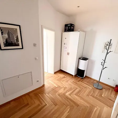 Firstclass 2r_apartment In *
